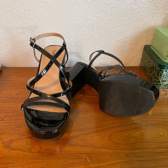 Torrid Glossy Black Strappy Sandals - Picture 3 of 3
